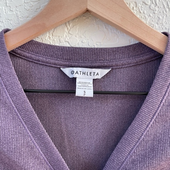 ATHLETA Untempo Ribbed Henley Top In Regal Plum Size S - Picture 3 of 6